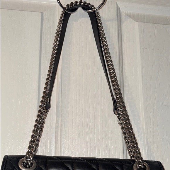 Elegant Authentic Gucci 🖤   Black Quilted Shoulder Bag - Picture 6 of 12